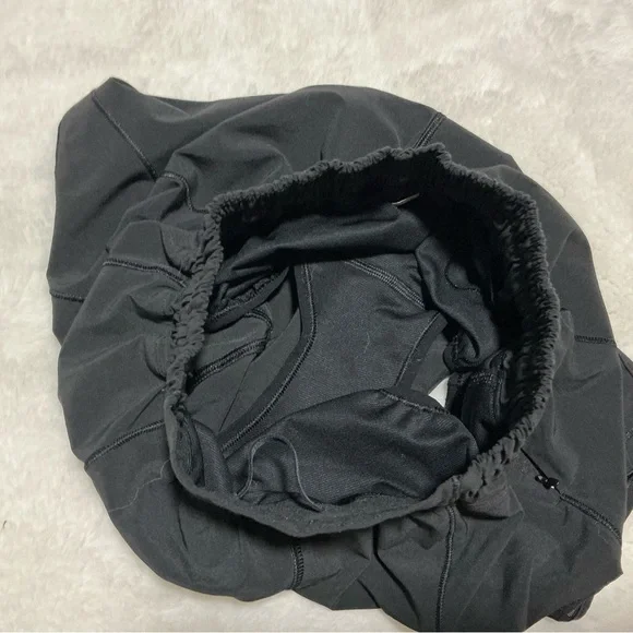 Lululemon Hotty Hot Low Rise Size 2 Black Shorts 2.5” lined - Picture 8 of 9